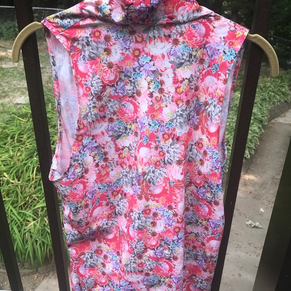 Floral Lululemon sleeveless top - Picture 2 of 4